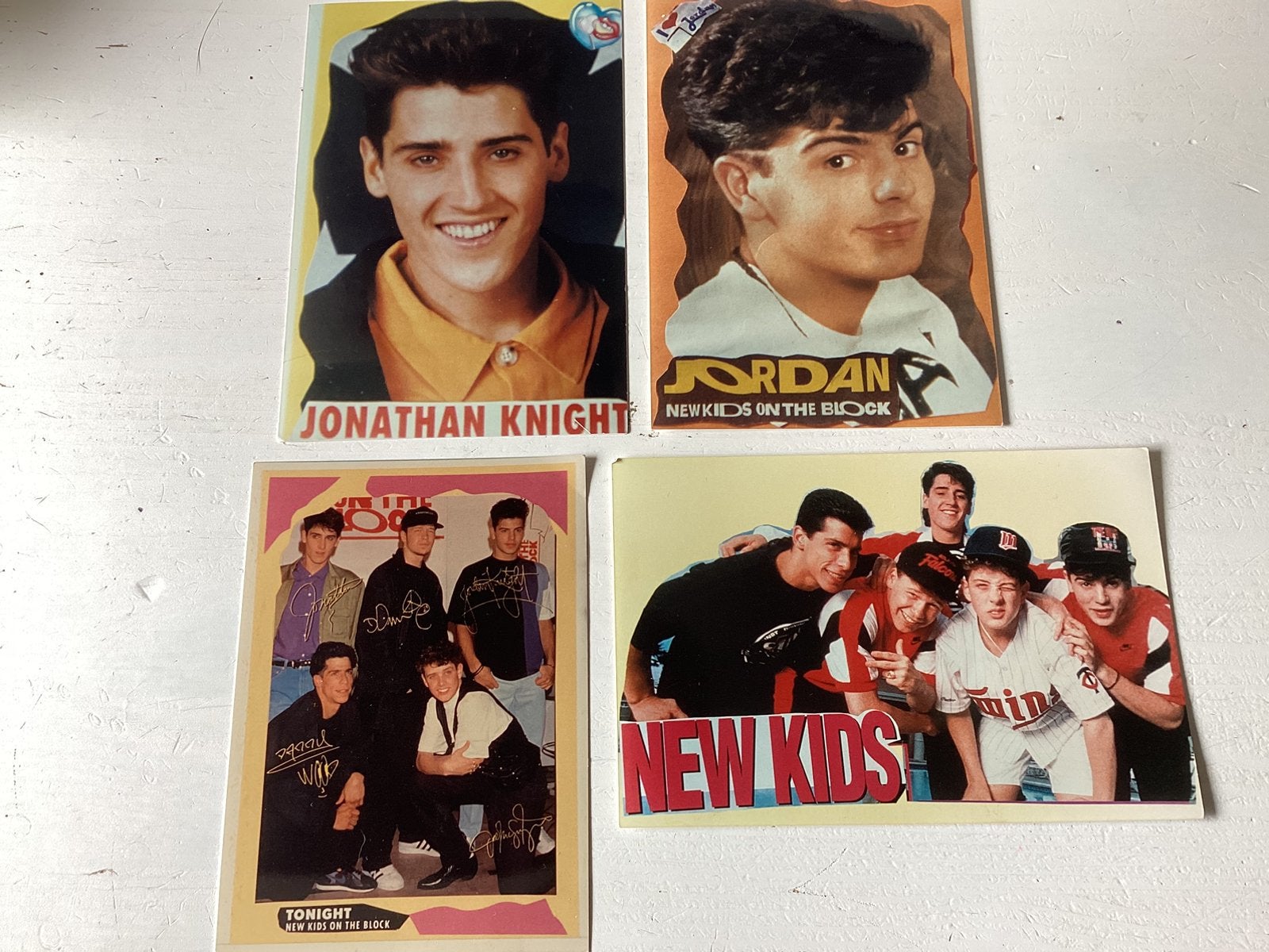 4 foto’s New Kids on the Block/NKOTB (jaren 90), Verzamelen, Muziek, Artiesten en Beroemdheden, Verzenden, Zo goed als nieuw, Foto of Kaart