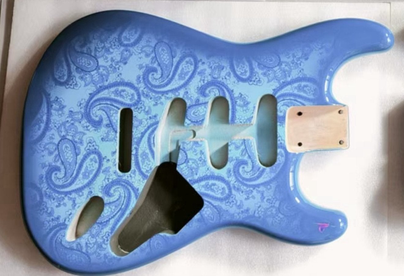 Stratocaster body Paisley Blue fower pattern “ neww, Verzenden, Geen, Geen, Jpsg
