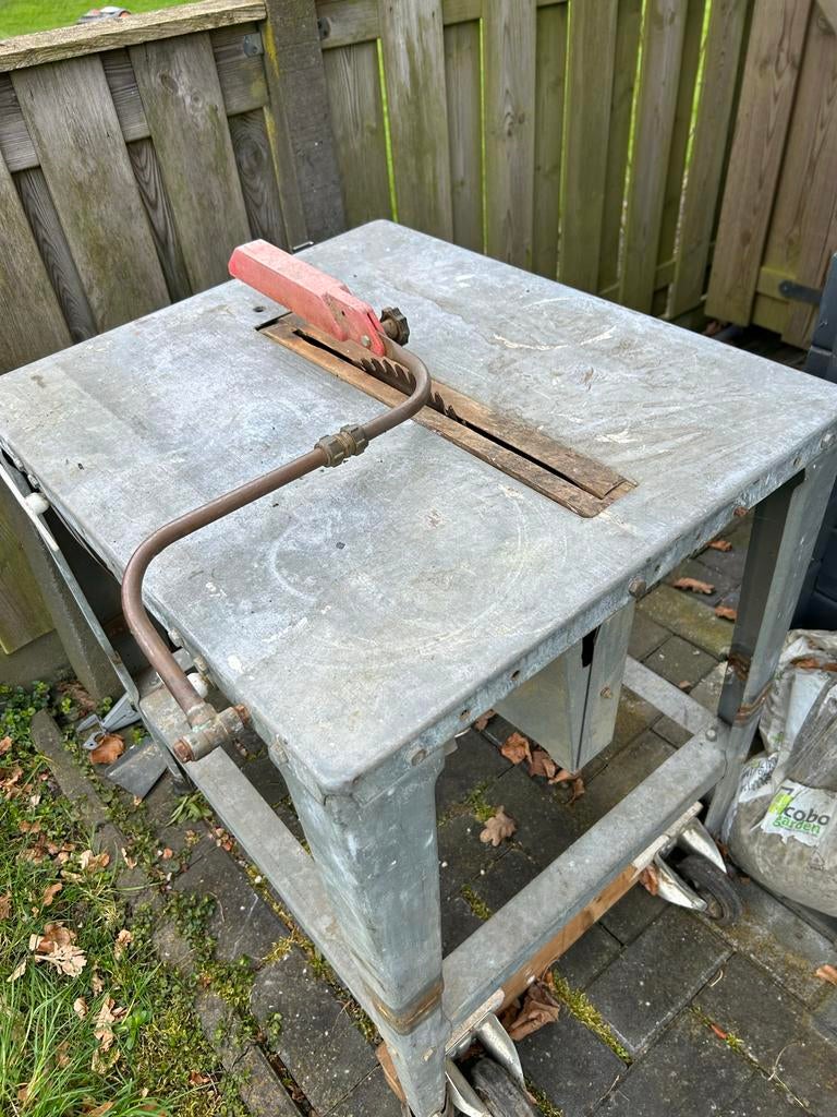 Zaagtafel, Doe-het-zelf en Verbouw, Gereedschap | Zaagmachines, Gebruikt, Cirkelzaag, 600 tot 1200 watt, Ophalen of Verzenden