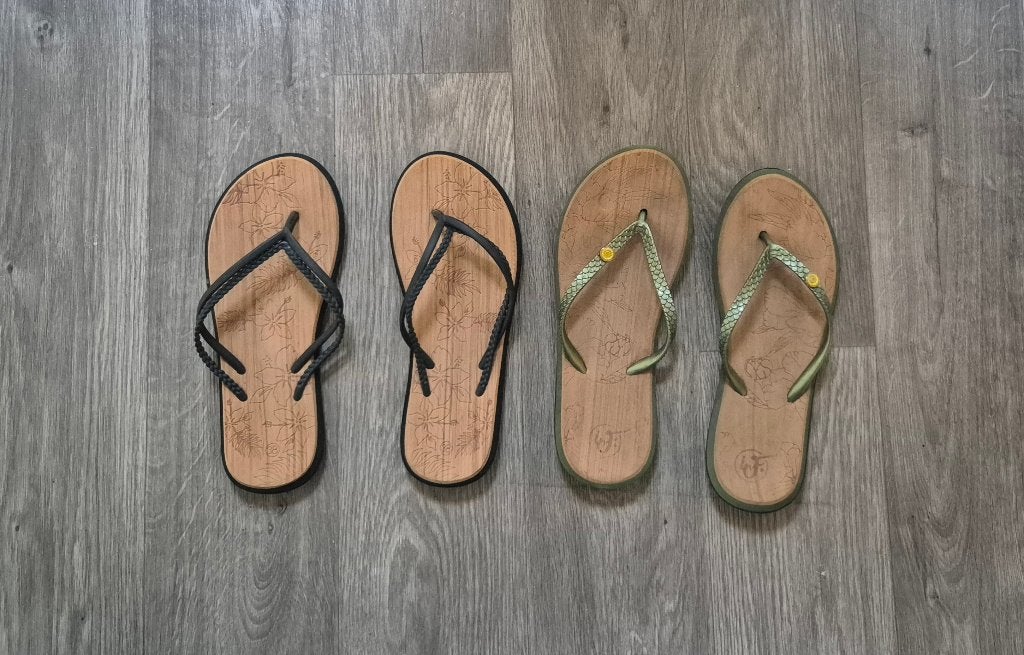 2 paar leuke teenslippers maat 38 zgan, Ophalen of Verzenden, Zo goed als nieuw, Slippers
