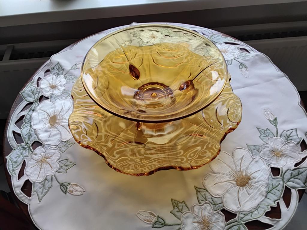 Antiek mosterd geel glas fruitschaal met onderbord, Antiek en Kunst, Ophalen of Verzenden