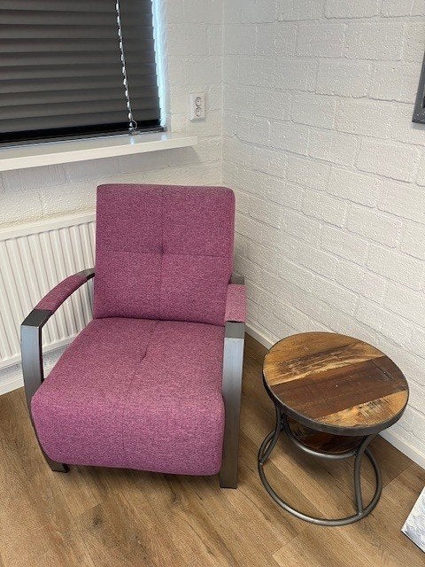 stoel en tafel, Ophalen, Zo goed als nieuw, Overige kleuren, Eén