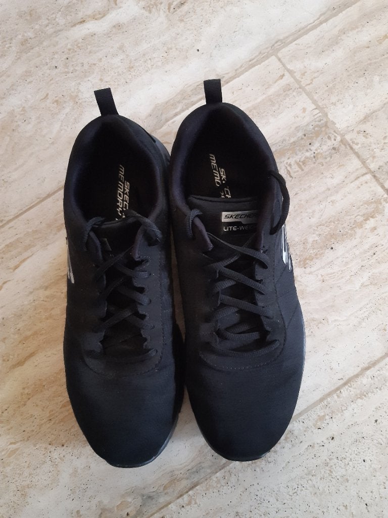 NIEUWE SKECHERS SNEAKERS. MAAT 41, Ophalen of Verzenden, Nieuw