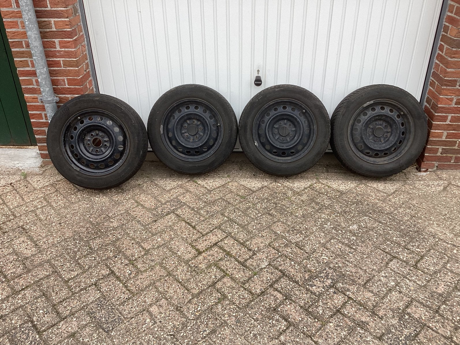 Winterbanden op stalen velg Toyota Prius plus, Ophalen, 16 inch, Banden en Velgen, 205 mm
