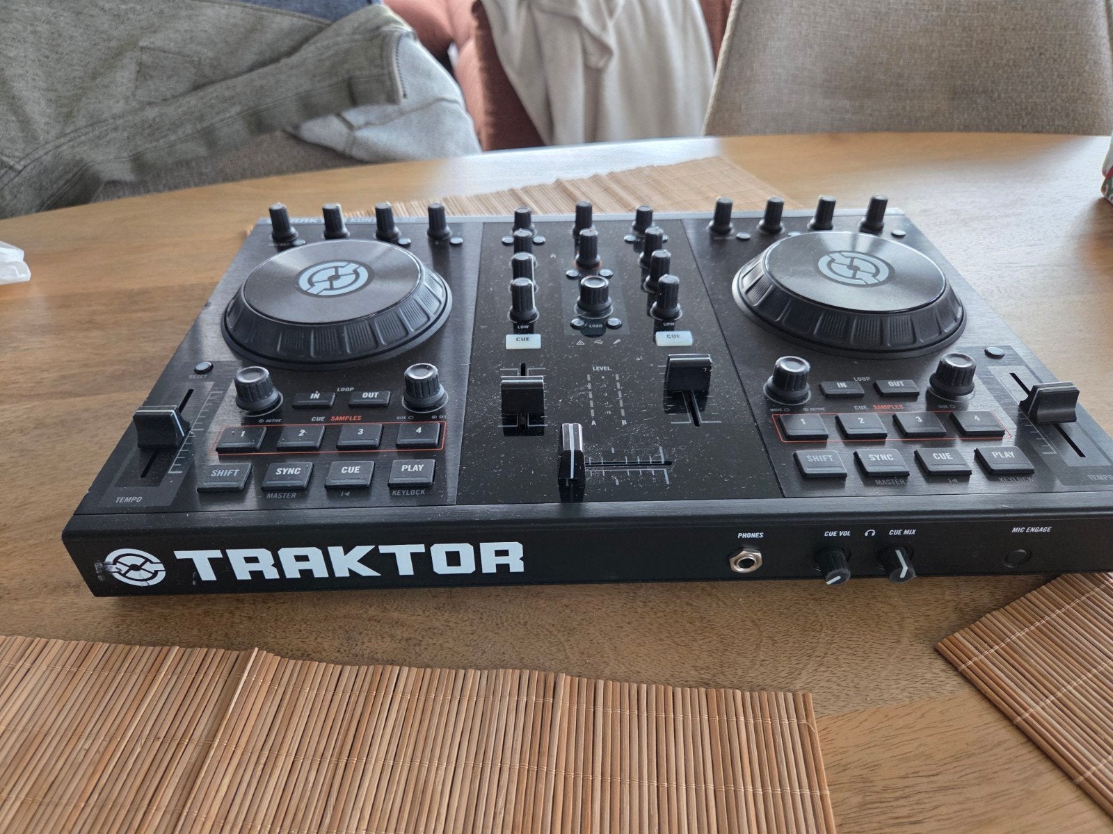 Traktor S2 DJ set, compleet met kabel, Muziek en Instrumenten, Ophalen of Verzenden, Zo goed als nieuw, Dj-set, Overige merken