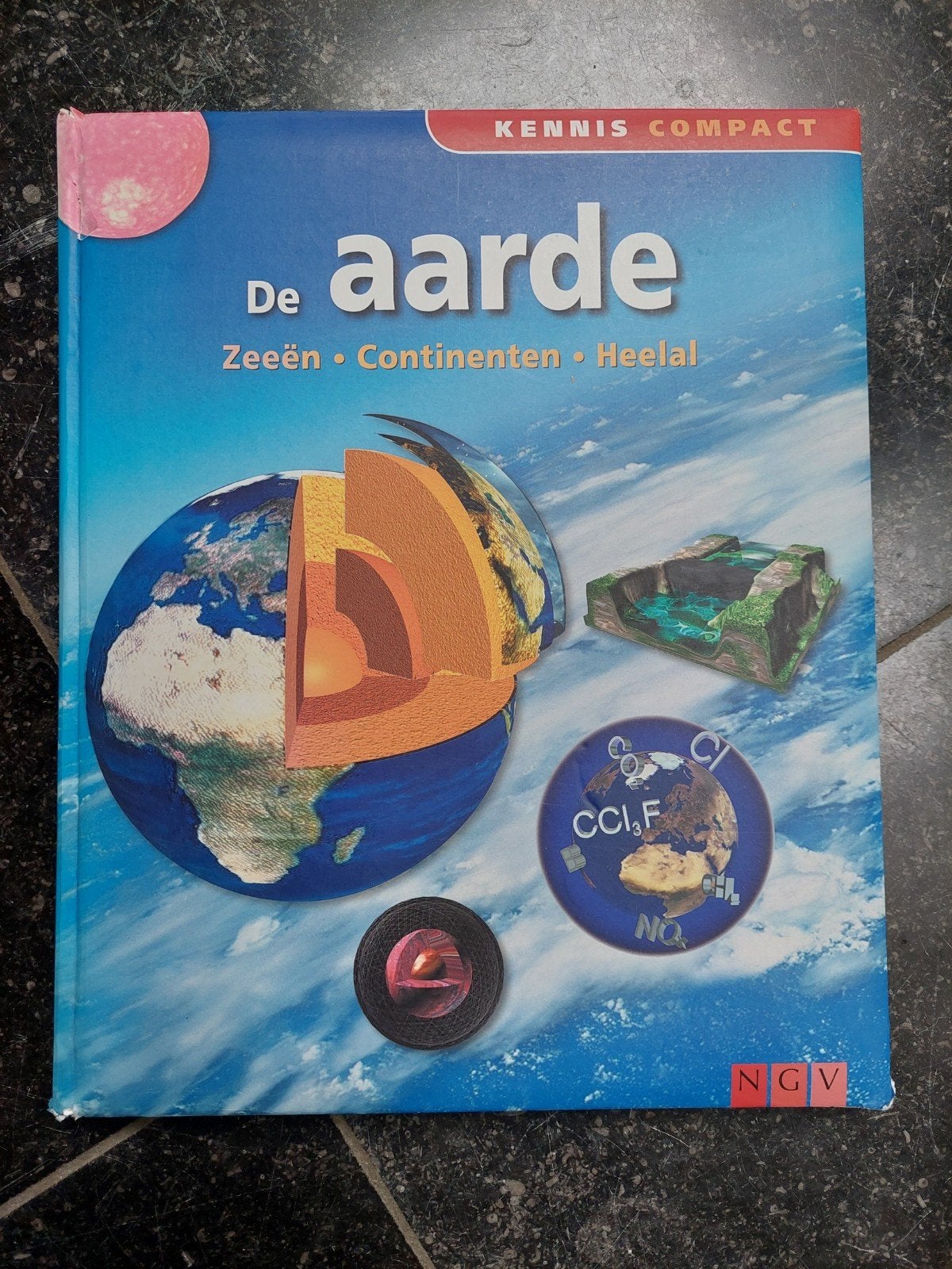 De aarde - hardcover - zeer informatief boek, Boeken, Ophalen of Verzenden, Zo goed als nieuw, Natuurwetenschap
