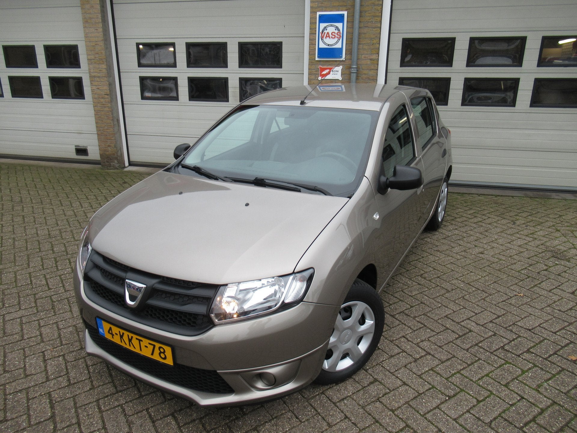 Dacia Sandero 0.9 TCe Ambiance (bj 2013), Auto's, Voorwielaandrijving, Gebruikt, 31 €/maand, 937 kg