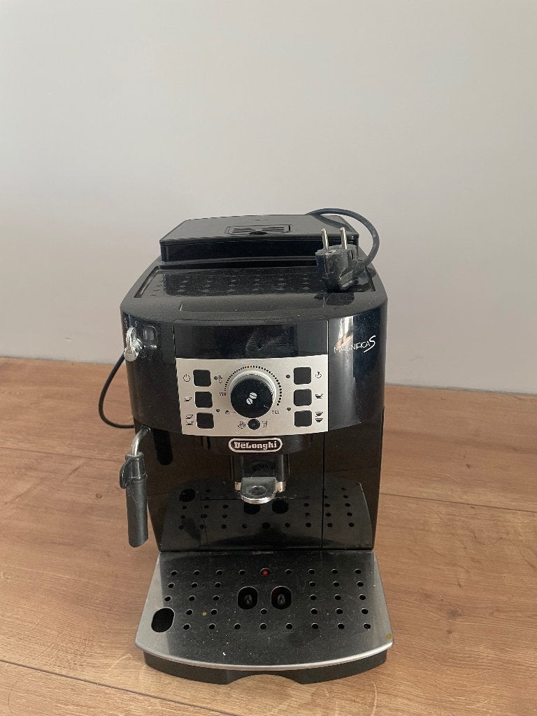 DeLonghi koffie machine bonen, Ophalen, Gebruikt, Koffiemachine, Afneembaar waterreservoir