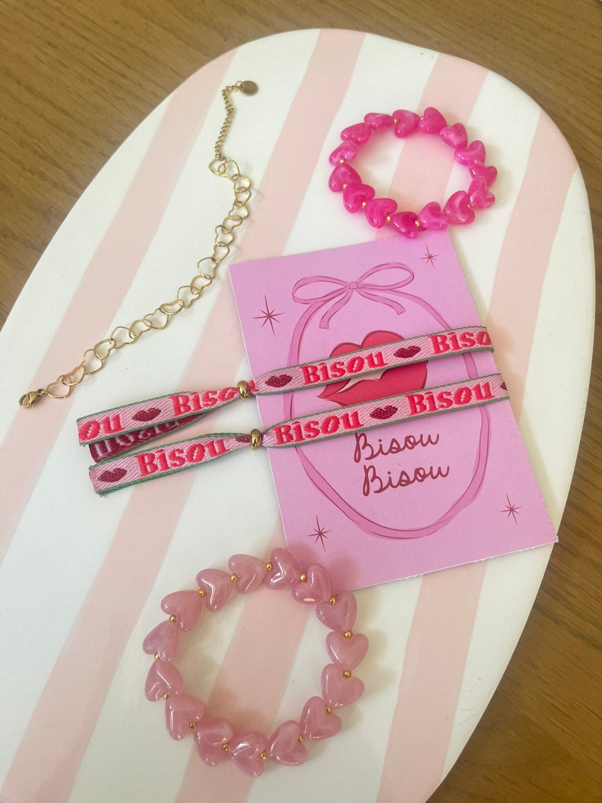 Lintarmbandjes ‘Bisou’ op een leuk kaartje (& evt. meer), Verzenden, Nieuw, Roze, Overige materialen