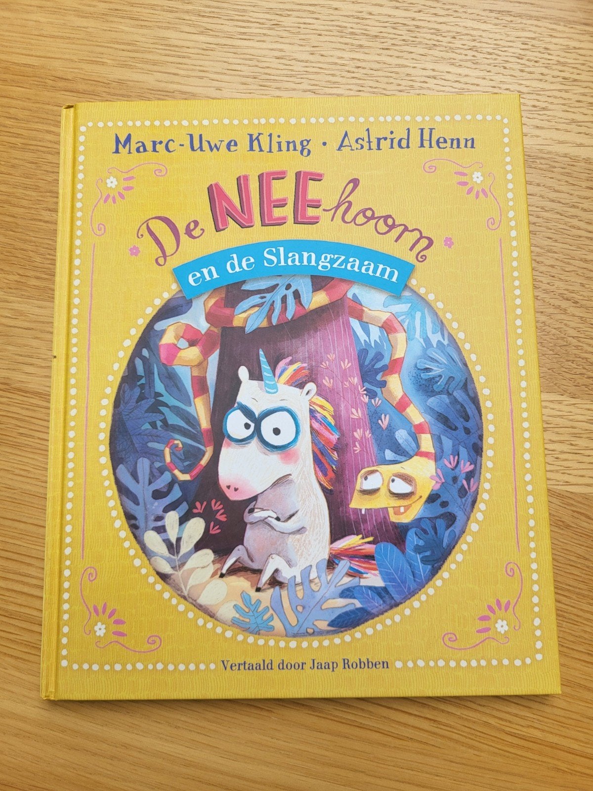 De NEEhoorn en de Slangzaam - Marc-Uwe Kling, Ophalen of Verzenden, Zo goed als nieuw, Marc-Uwe Kling, Astrid Henn, Sprookjes