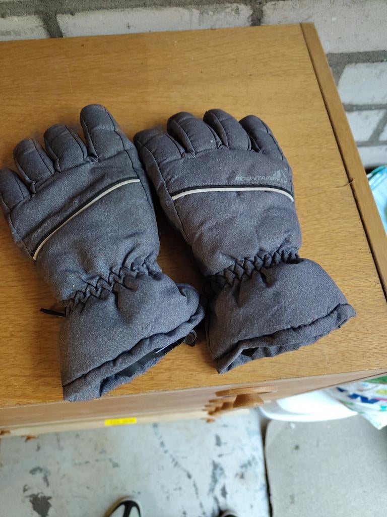 Mountain Peak Skihandschoenen Maat 164, Ophalen, Zo goed als nieuw