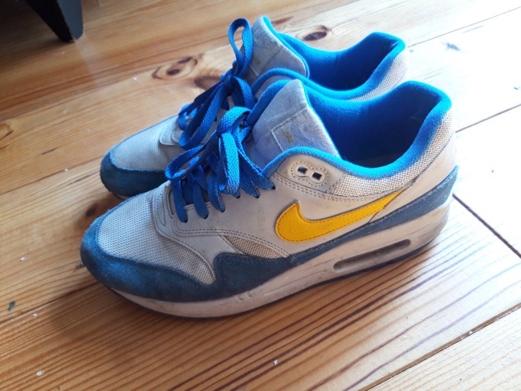 Nike air max maat 44 blauw geel, Ophalen of Verzenden, Zo goed als nieuw, Blauw, Sneakers of Gympen