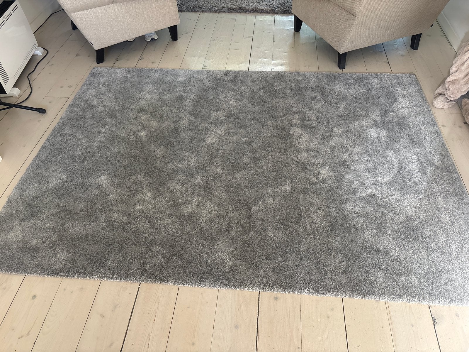 Mooi grijs laagpolig kleed 170x240 cm - Zo goed als nieuw, Huis en Inrichting, Stoffering | Tapijten en Kleden, Ophalen, 150 tot 200 cm