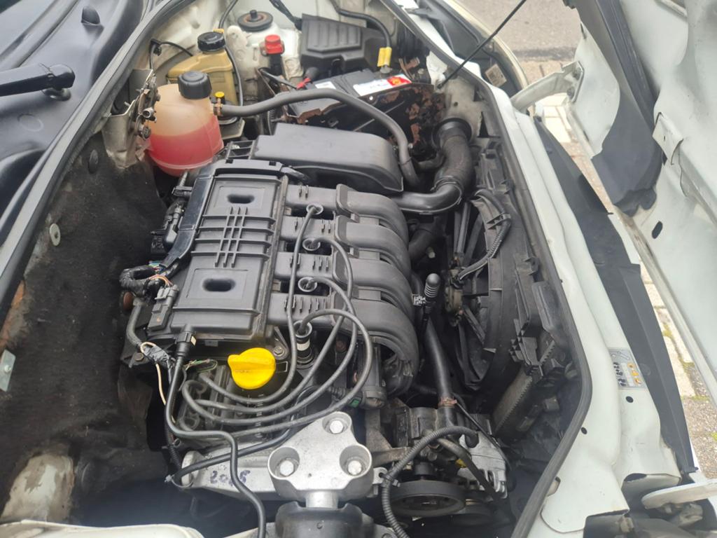 Renault Kangoo 1.2 16V 2004 Wit, Voorwielaandrijving, Stof, 4 cilinders, Wit