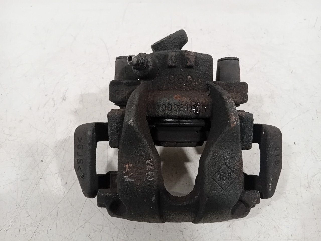 Remklauw rechts voor Renault Clio, Onderdelen@venauto.nl, Van der Ven Autorecycling B.V., Gebruikt, Ettenseweg 76, 4706 PB Roosendaal, The Netherlands