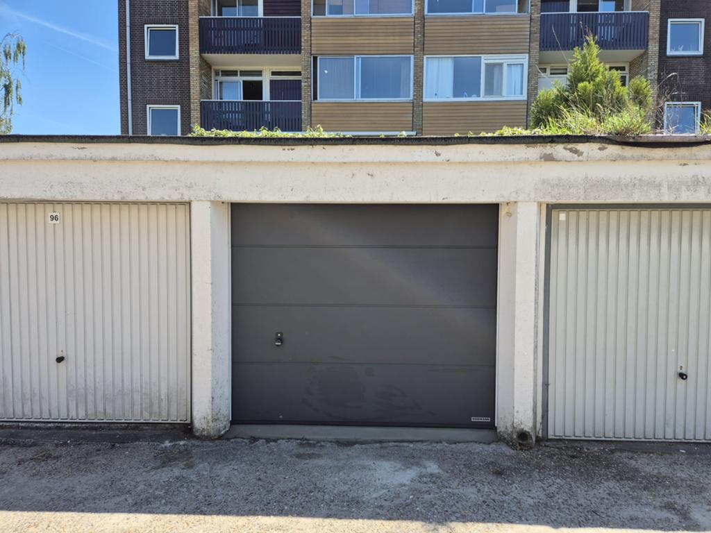 Garagebox / garage / opslag Diemen