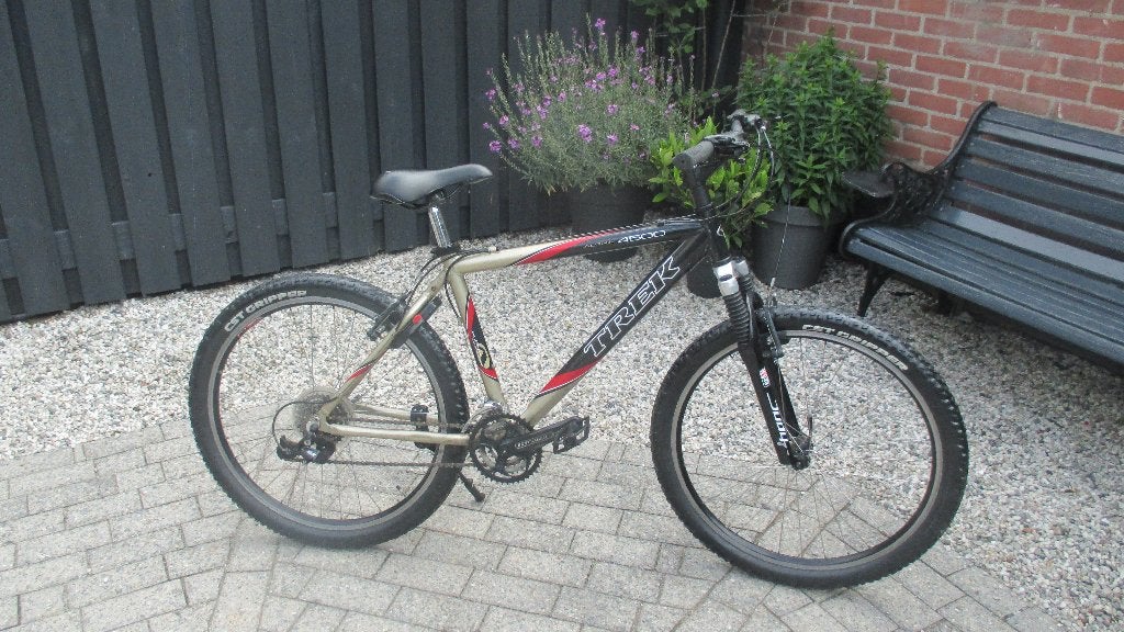 jongens  fiets  zo goed als  nieuw. 26 inch 47 cm frame., Fietsen en Brommers, Fietsen | Jongens, Velgrem, Versnellingen, Zo goed als nieuw
