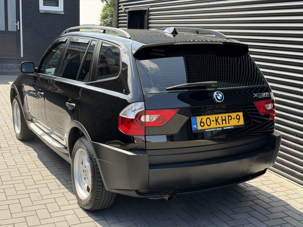 BMW X3 2.0i Business Line| AIRCO| CRUISE| CARPLAY| TREKHAAK, Auto's, BMW, Stof, 4 cilinders, 150 pk, Zwart