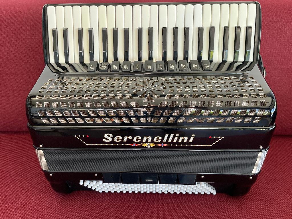 Mooie italiaanse Serenellini accordeon.120bas.4korig.Musette, Overige merken, Gebruikt, Met koffer, 120-bas