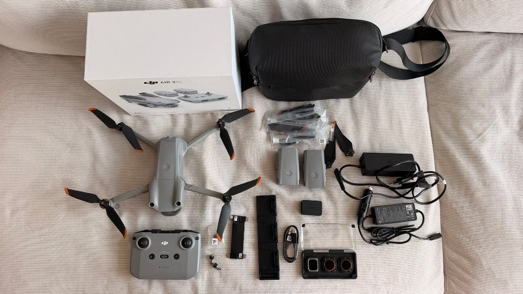 DJI Air 2S Fly More Combo - Zo goed als nieuw, 30 tot 45 minuten, 5 tot 10 kilometer, Zo goed als nieuw, DJI