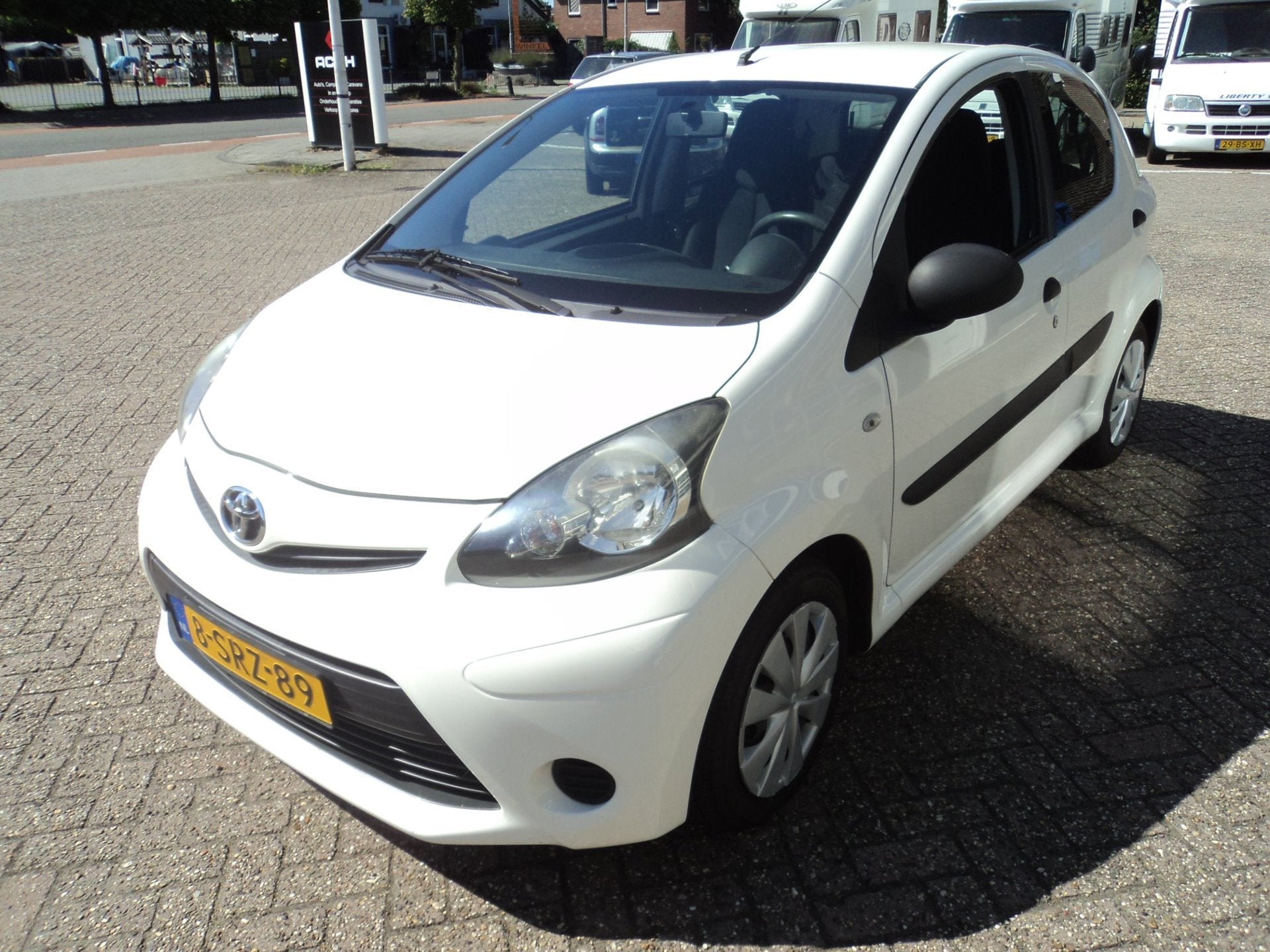 Toyota Aygo 1.0 VVT-i Comfort Airco Centrale vergrendeling, Voorwielaandrijving, Euro 5, Stof, Gebruikt