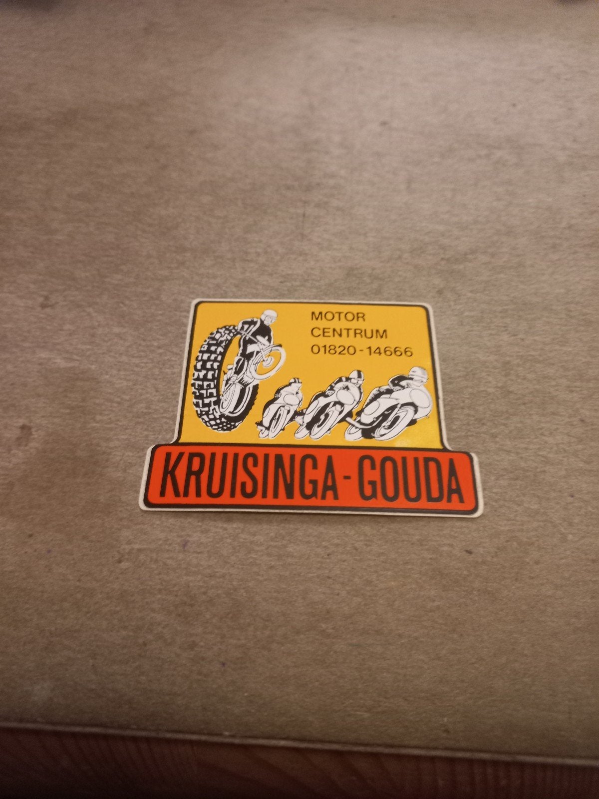 Vintage Kruisinga-Gouda Motor Centrum Sticker, Ophalen of Verzenden