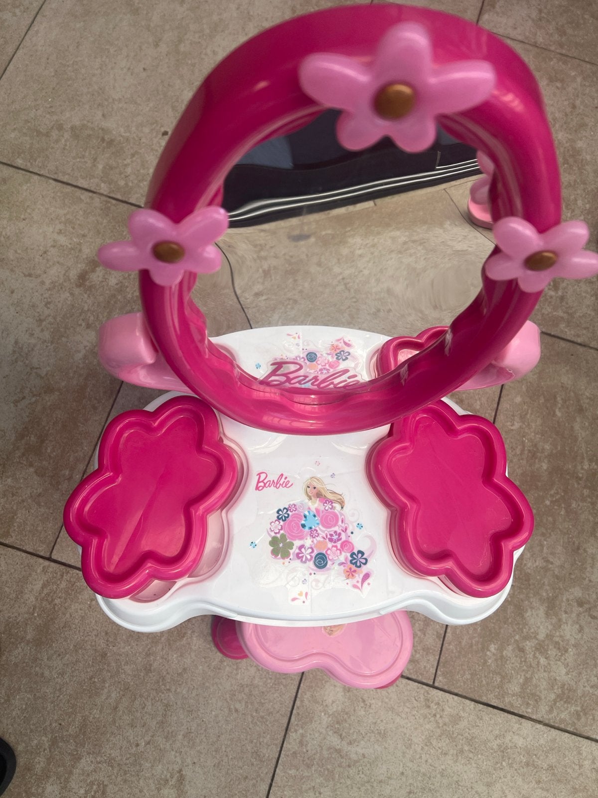Barbie kaptafel met spiegel en accessoires, Ophalen of Verzenden, Gebruikt, Barbie