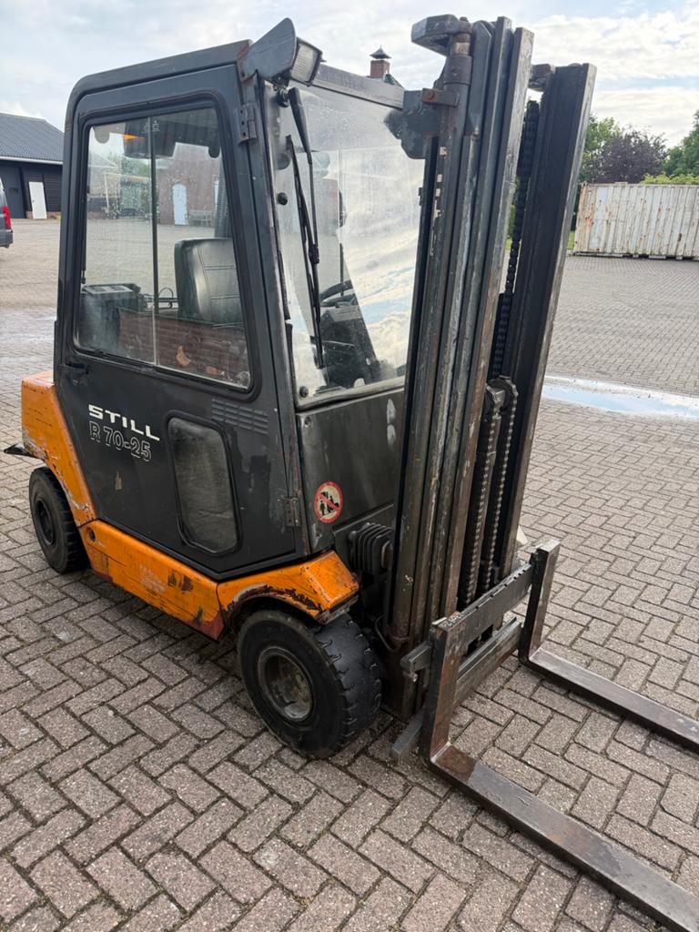 Still R70-25 Heftruck - tripelmast freelift, 2000 tot 3000 kg, Ophalen, Diesel, Heftruck