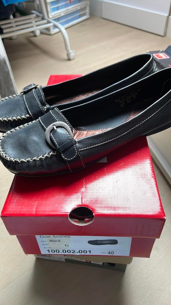 Nieuwe zwarte dames schoenen van helioform, Kleding | Dames, Schoenen, Nieuw, Ophalen of Verzenden, Instappers, Zwart