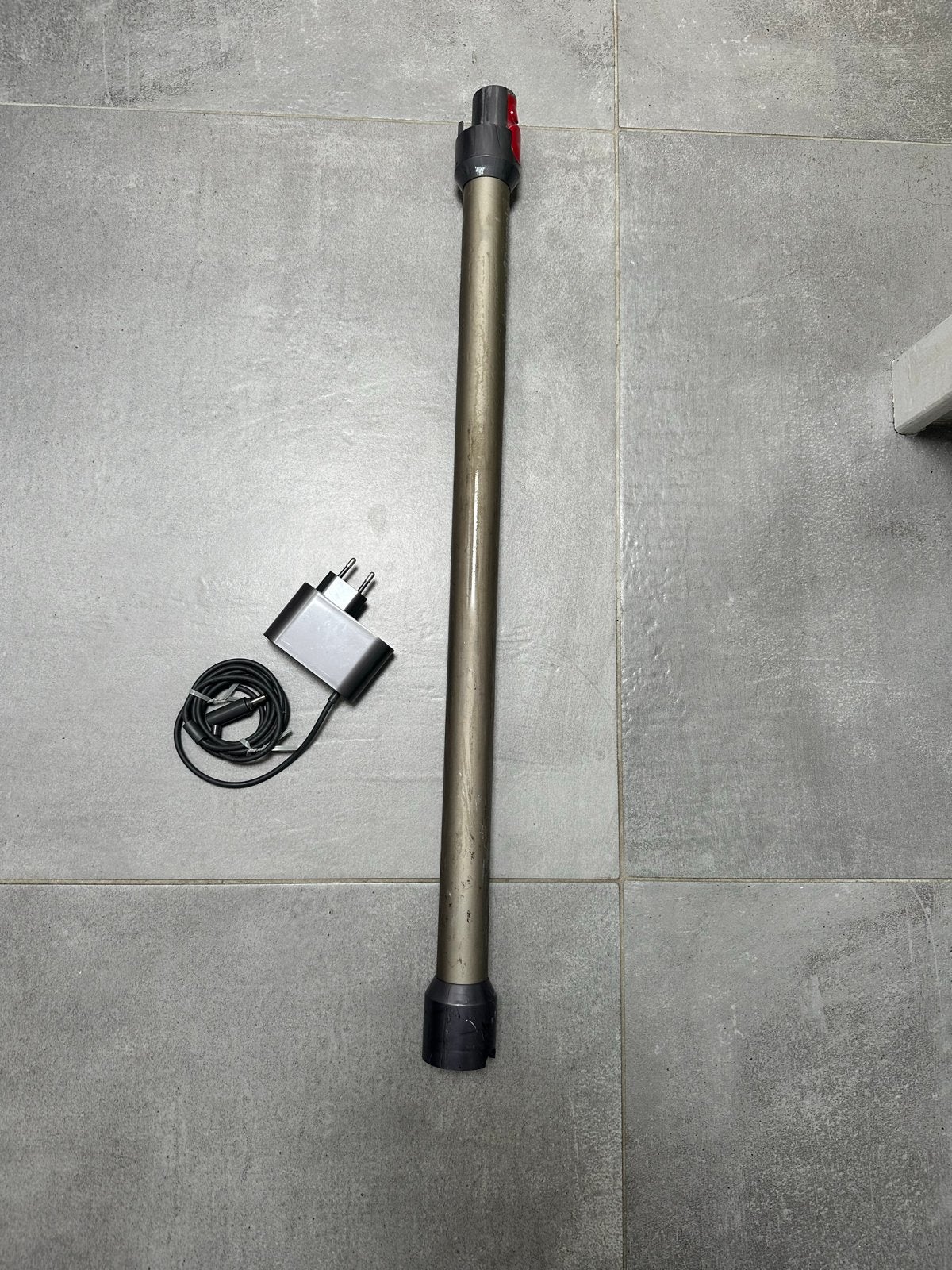 Dyson V8 Steelstofzuiger Oplader en Buis, Gebruikt, Draadloos, Ophalen of Verzenden, Dyson