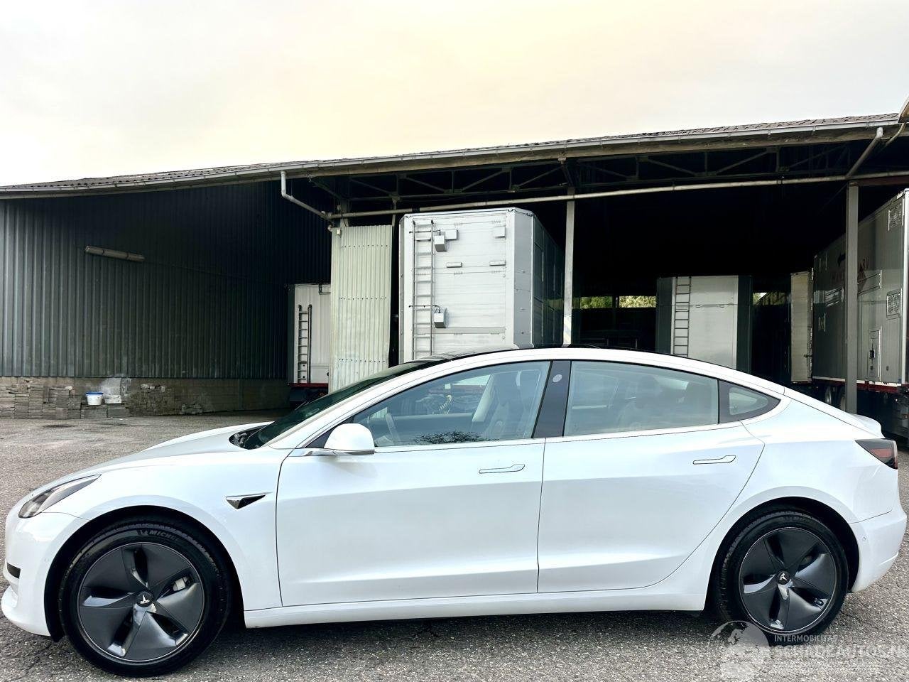 Tesla Model 3 60kWh 238pk aut Standard rwd plus - pano - nap, Auto diversen, Automaat, Wit, Elektrisch, Ito-toren, 11e verdieping, Gustav Mahlerplein 76A ,1082 MA, Amsterdam, Nederland