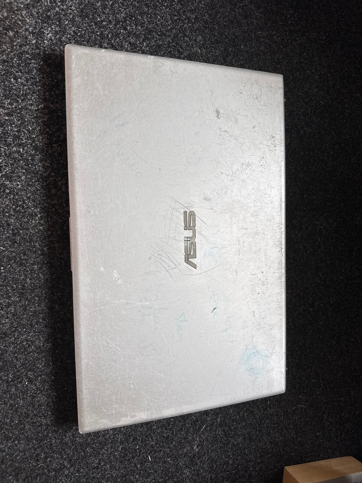 Oude ASUS laptop voor onderdelen of reparatie, Computers en Software, Ophalen of Verzenden, Niet werkend, 15 inch, Qwerty