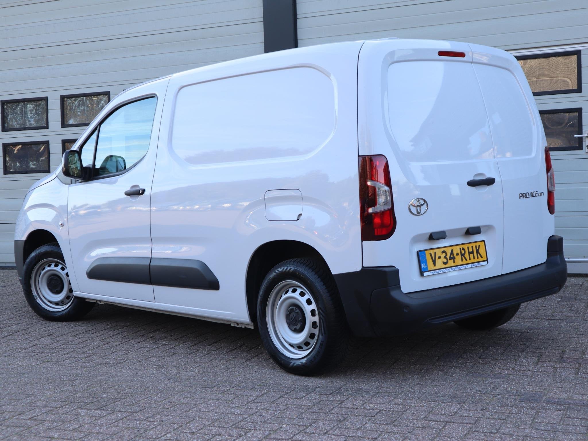 Toyota PROACE CITY 1.5 D 102pk Euro 6 - Cruise - 3 Zits - Na, Auto's, Voorwielaandrijving, 1350 kg, Gebruikt, Euro 6