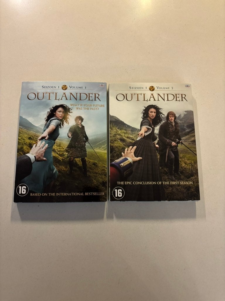 Outlander seizoen 1 volume 1 en 2 dvd compleet!, Cd's en Dvd's, Bonusmateriaal, Engels, Vanaf 16 jaar, Seizoen 1