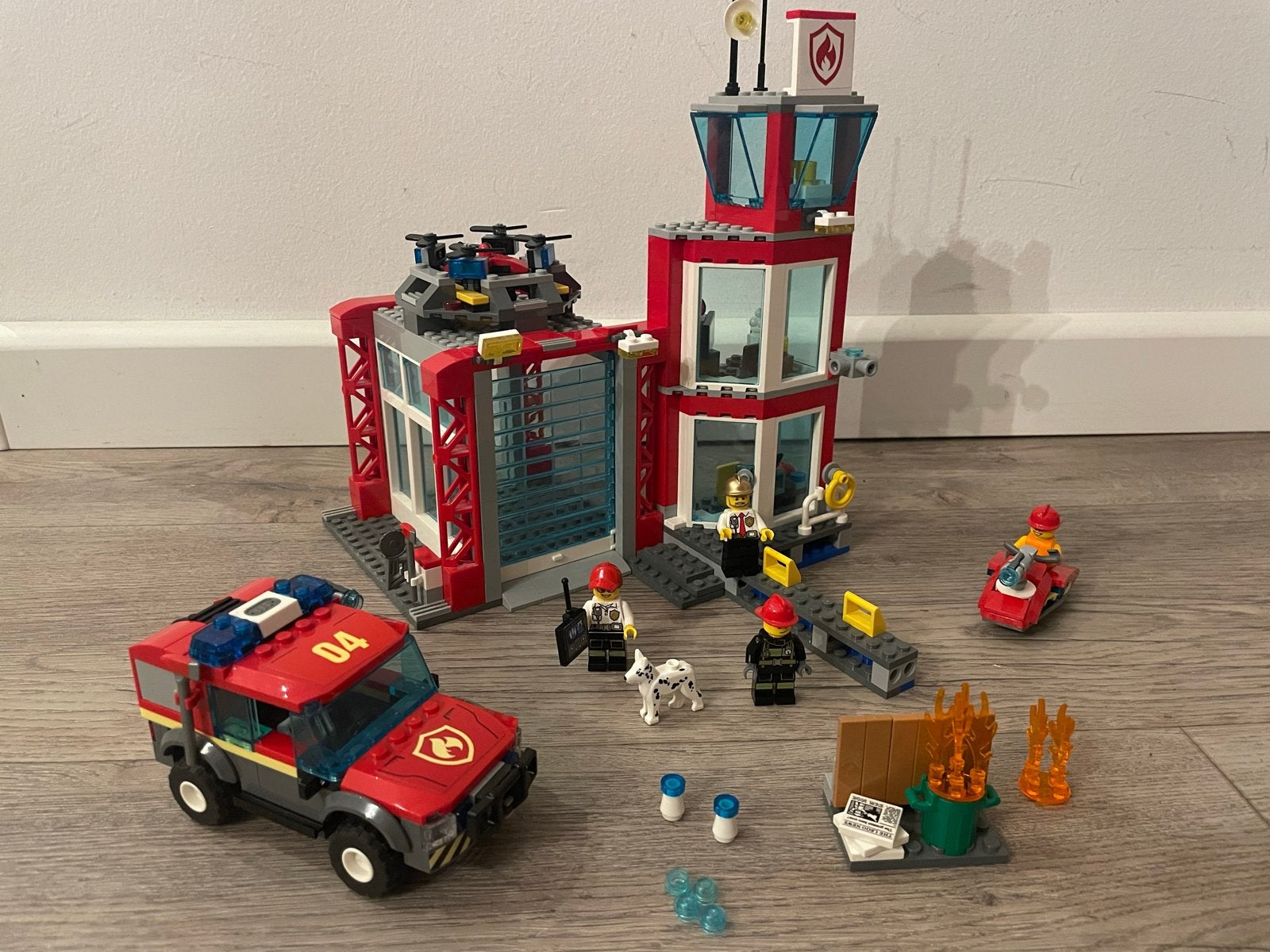 LEGO City 60215 Brandweerkazerne met voertuigen en figuren, Kinderen en Baby's, Ophalen, City, Lego, Compleet