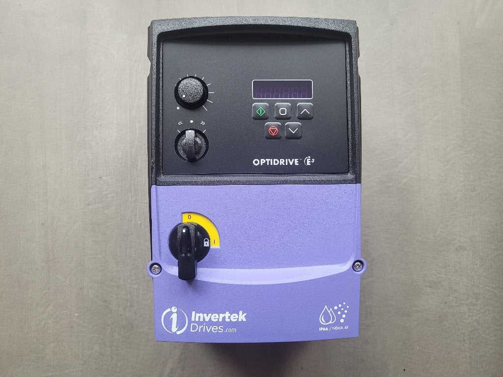 Invertek frequentieregelaar voor 1~ 230V motoren 1,1kW IP66, Hobby en Vrije tijd, Ophalen of Verzenden, Invertek, Info@hiflex.nl