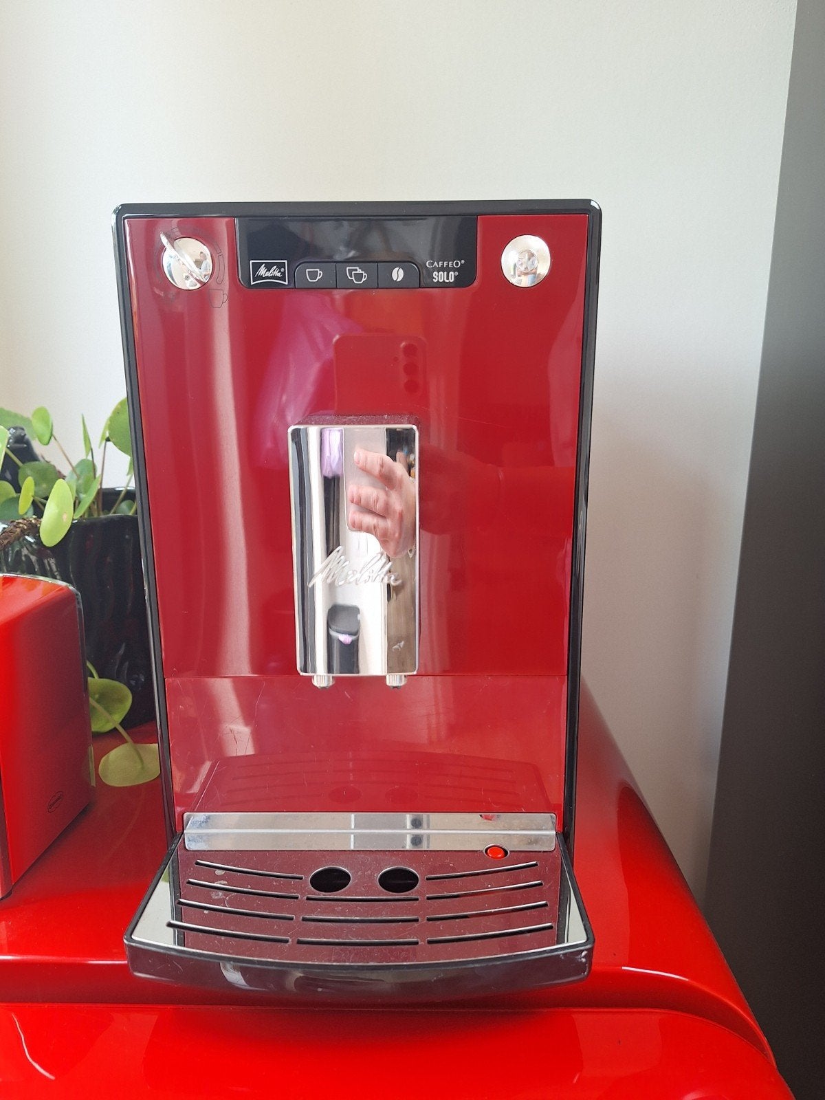 Melitta Caffeo Solo - Goed werkend, ontkalklampje brandt, Ophalen