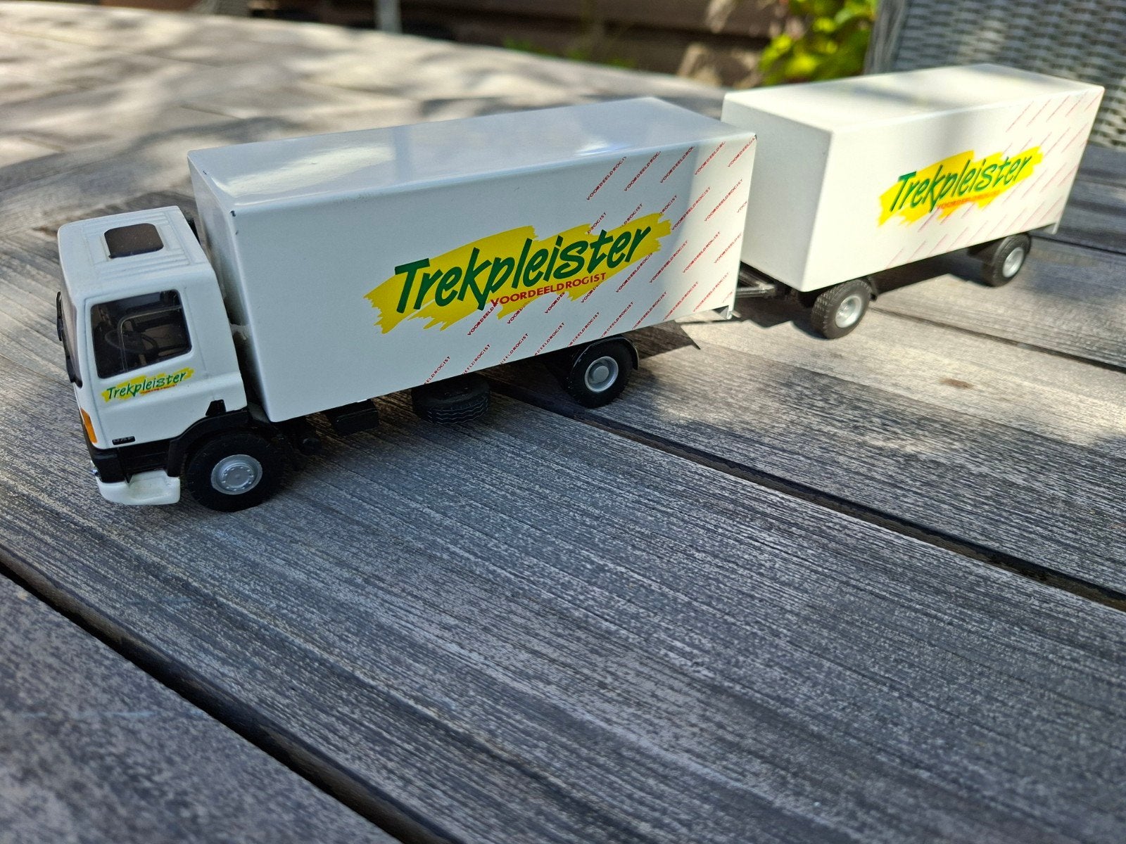 DAF Trekpleister VOOORDEELDROGIST vrachtwagen met aanhanger, Hobby en Vrije tijd, Modelauto's | 1:50, Ophalen of Verzenden, Zo goed als nieuw