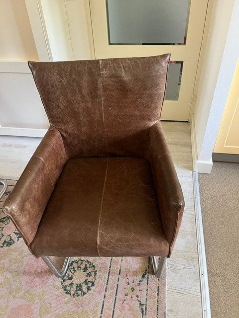 4 buisframe leren eetkamerstoelen met armleuning (Jess), Ophalen, Gebruikt, Bruin, Leer