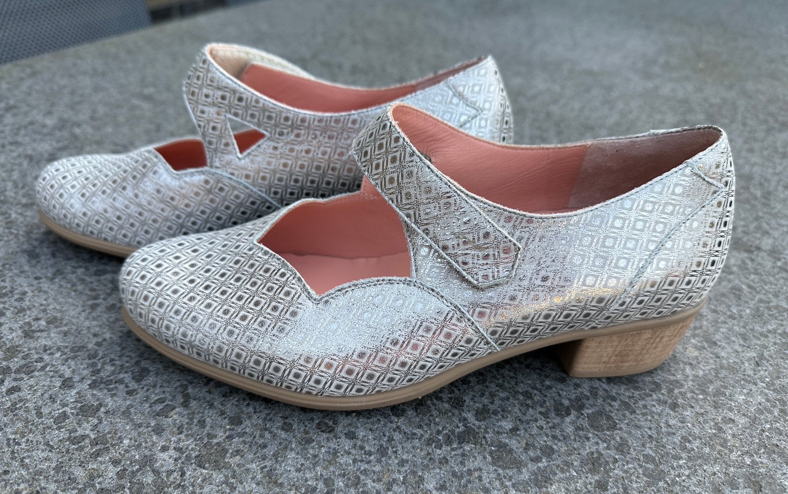 DUREA zilverkleurige schoenen, pumps, maat 38, NIEUW, Kleding | Dames, Pumps, Overige kleuren, Nieuw, Ophalen of Verzenden