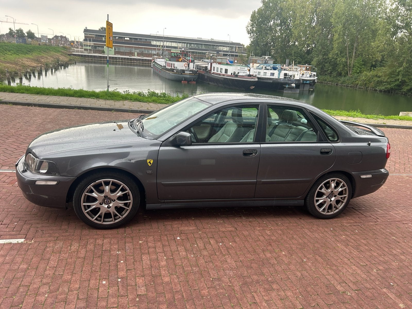 Volvo S40 2.0 I 16V 2003 Grijs, Auto's, Voorwielaandrijving, 136 pk, 1948 cc, 4 cilinders
