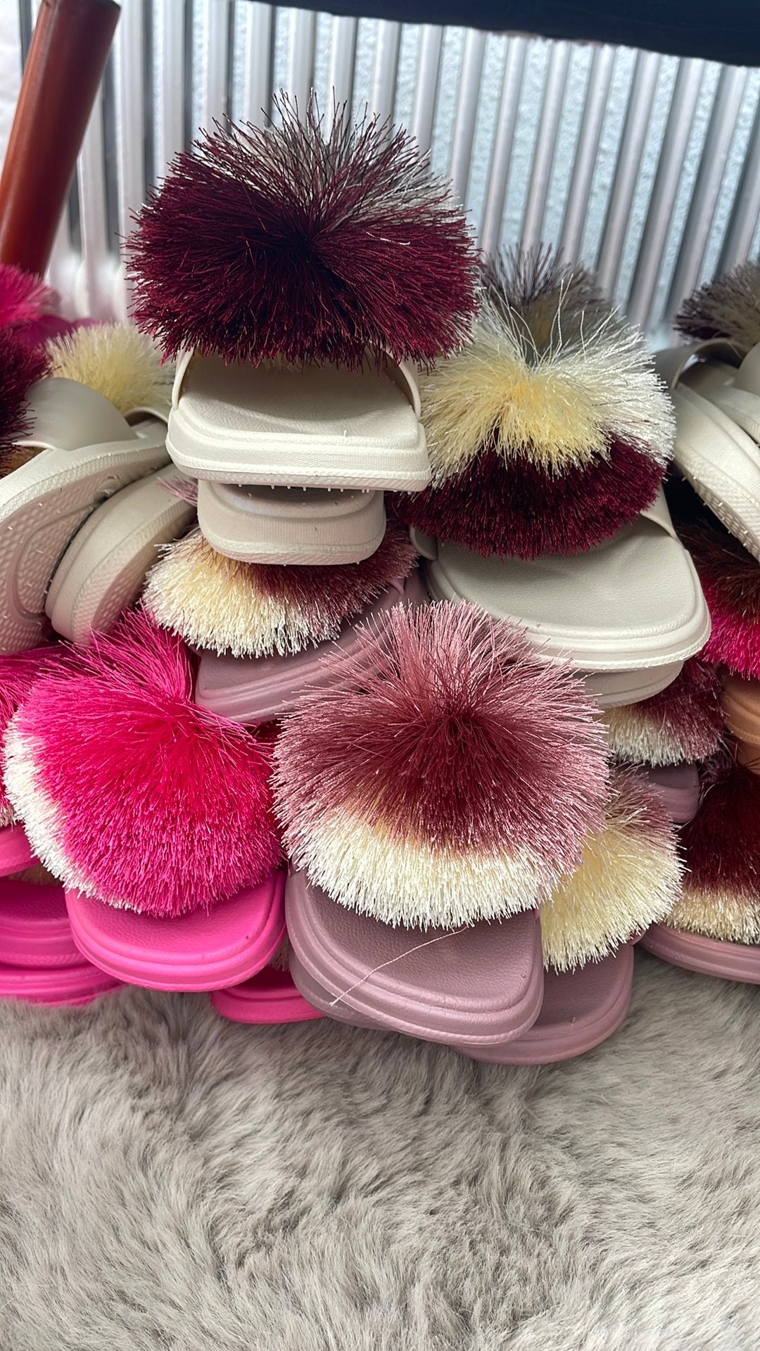 Restpartij slippers, Ophalen of Verzenden, Nieuw, Overige maten