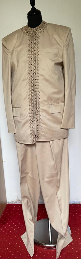 Indiase 3-dlg beige kostuum, Kleding | Heren, Ophalen of Verzenden, Nieuw, Maat 48/50 (M)