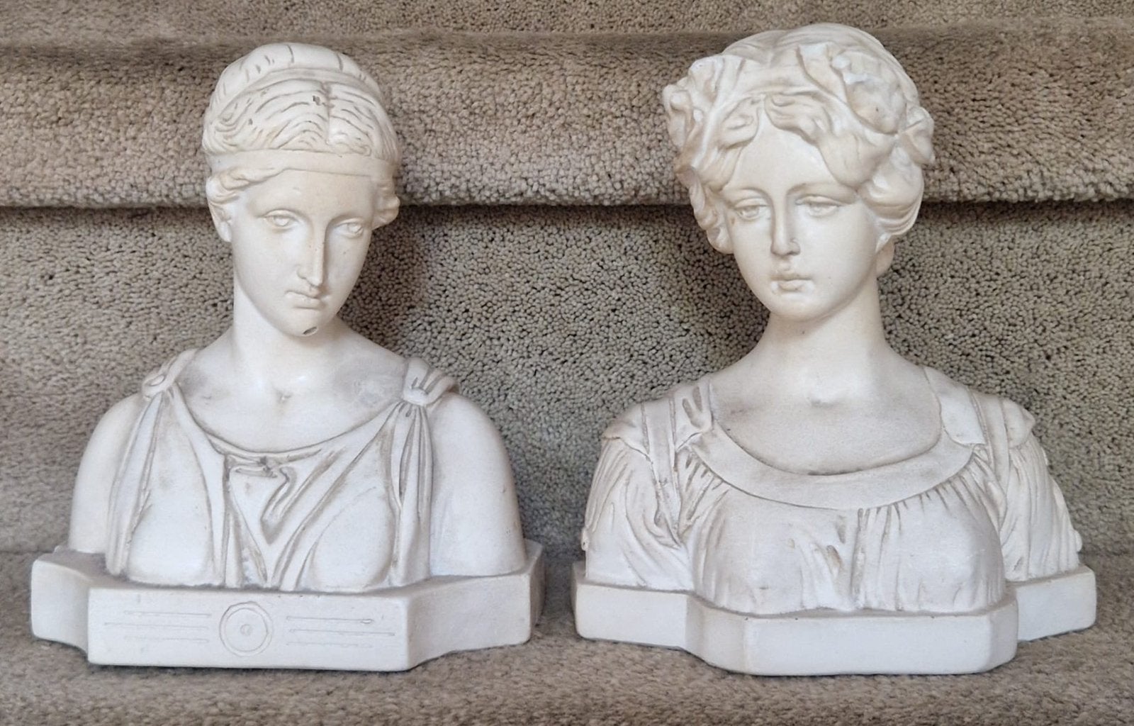 Twee gipsen bustes art deco, Ophalen of Verzenden