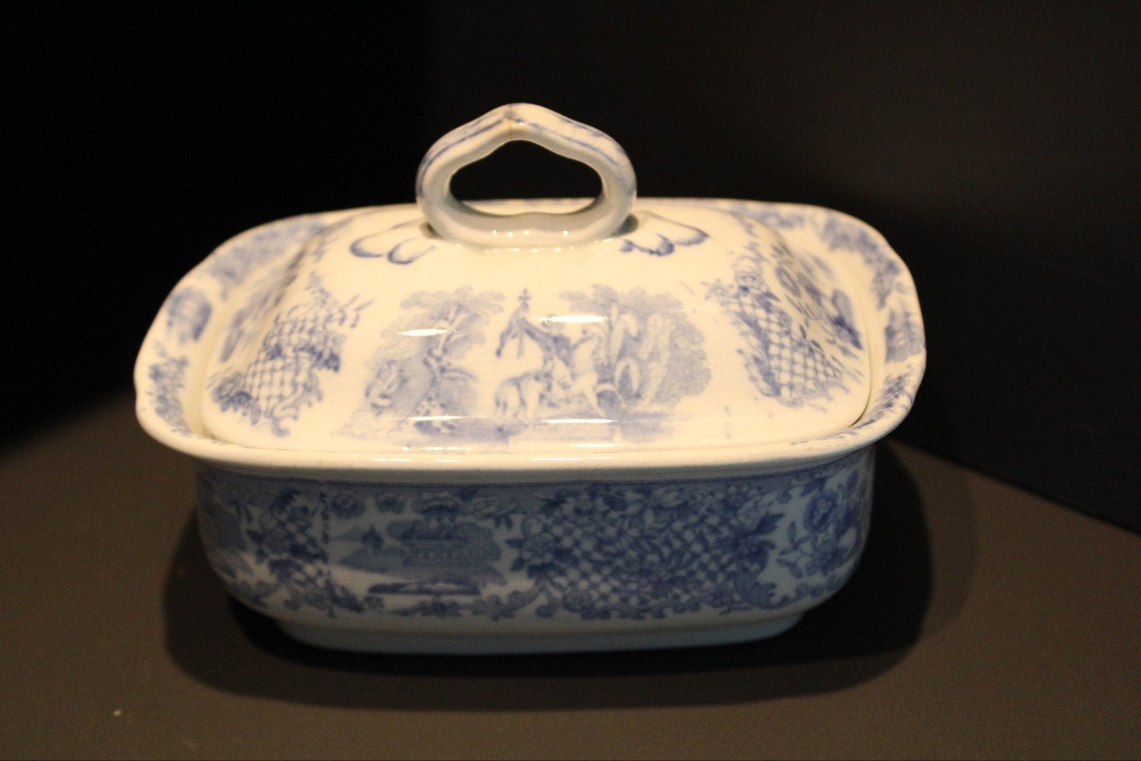 Keramiek  driedelig zeepbakje met blauw-wit decor, Ophalen