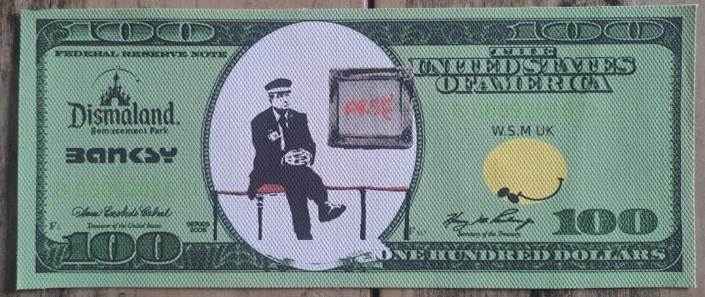 Banksy   100 dollar biljet - Dismaland.  -   2015, Personages en Fantasiefiguren, Zeefdruk, Ophalen of Verzenden, Dubbelzijdig