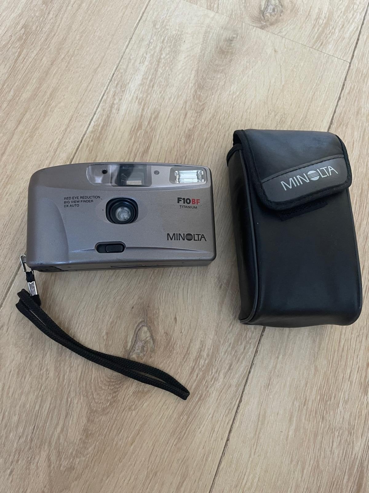 Vintage Minolta F10BF Titanium Compact Camera met hoesje, Ophalen of Verzenden, Gebruikt, Compact, Minolta