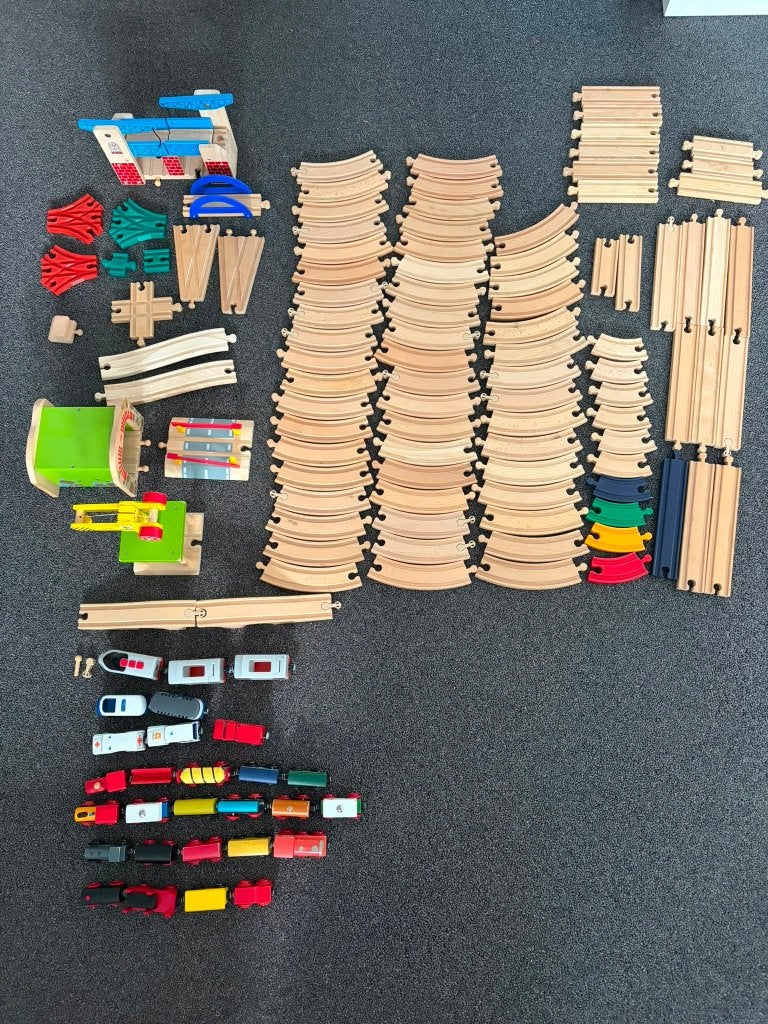 Houten treinbaan Brio, BigJigs, Hema met veel accessoires, Kinderen en Baby's, Ophalen, Gebruikt, Rij- of Hobbelspeelgoed