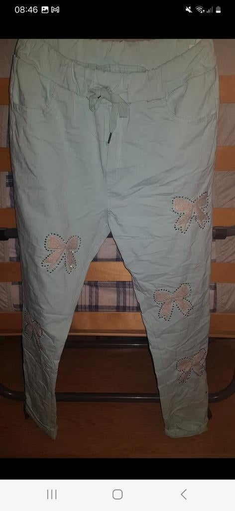 Comfortabele broek met strikjes/bloemen/tekst - Diverse kleu, Maat 38/40 (M), Nieuw, Ophalen of Verzenden, Roze