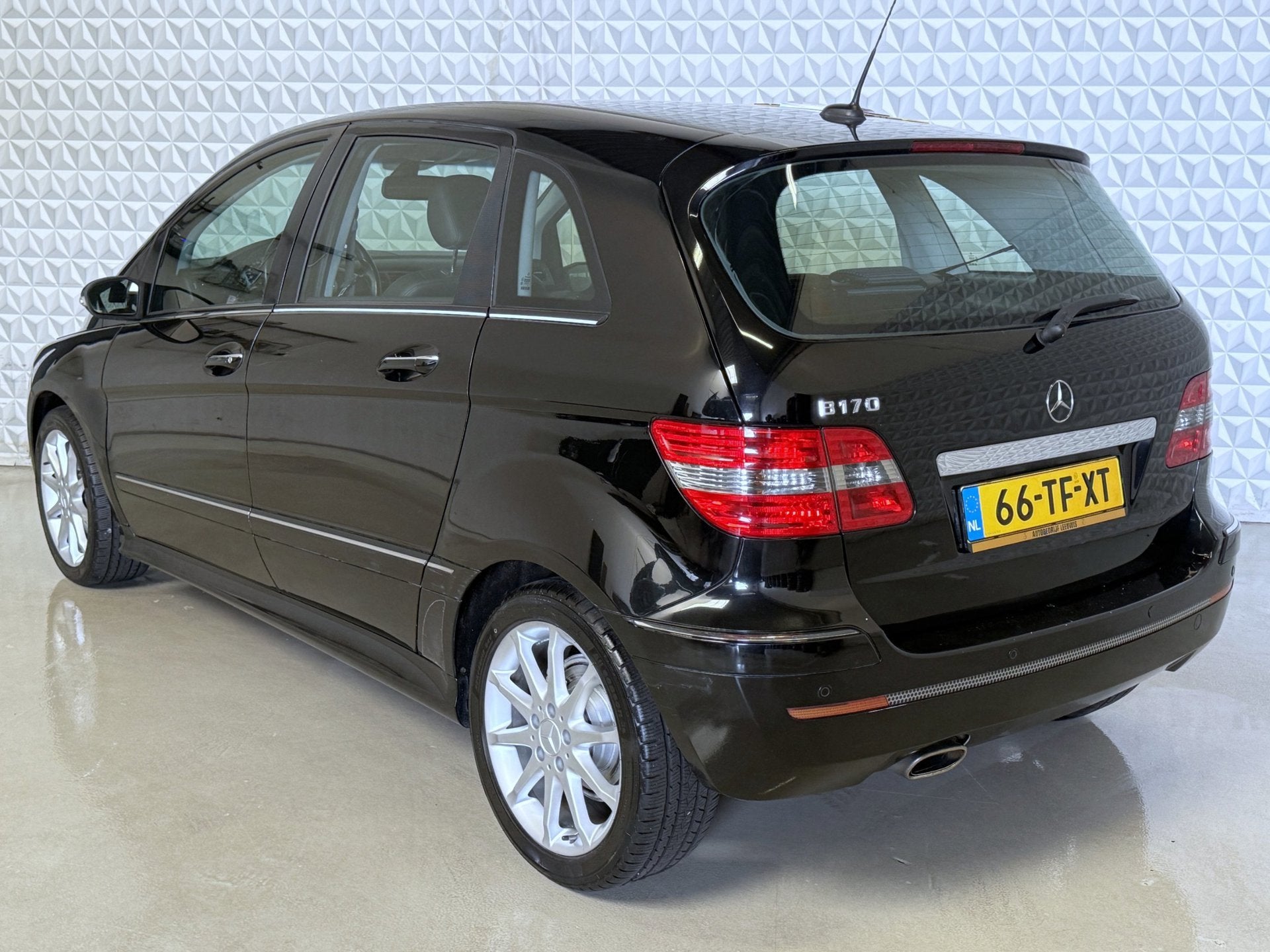 Mercedes-Benz B-klasse 170 AUTOMAAT / 217.000km (2006), Gebruikt, 4 cilinders, 116 pk, Zwart